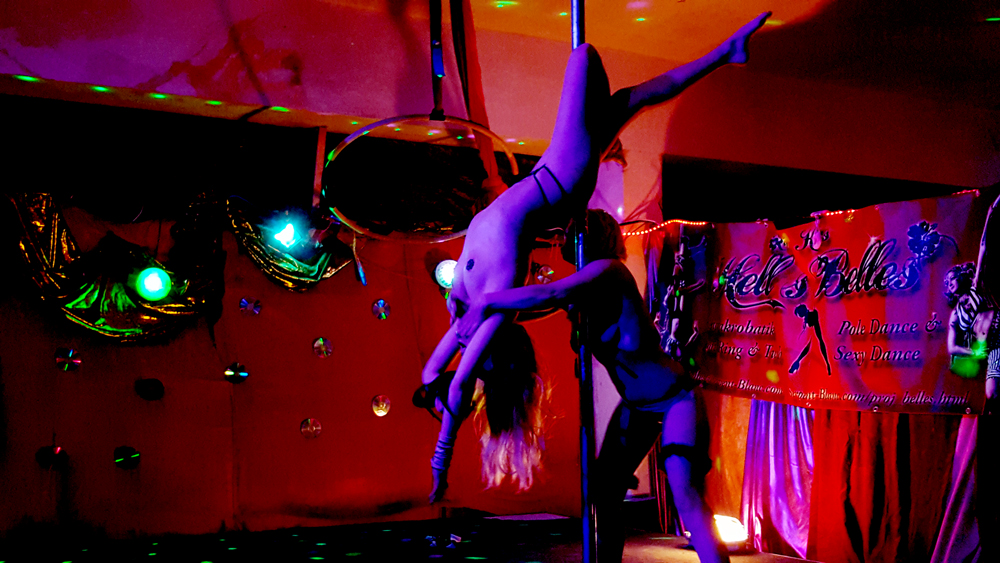 Lady Kitty´s Hell´s Belles: Stripshow auf dem Endzeit-Event "F.A.T.E. 2018"